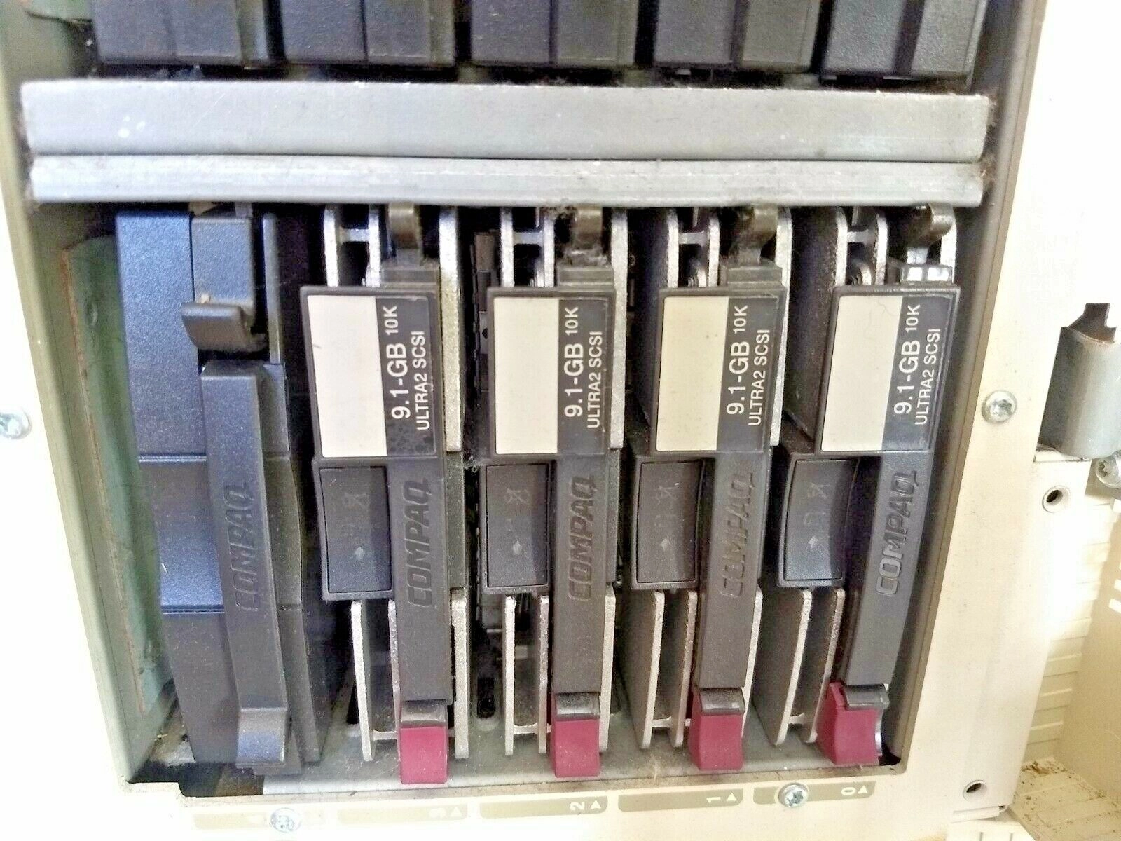 Compaq Proliant 3000 Server Series ES1003 | LabX.com Compaq Proliant 3000 Server Series ES1003 | LabX.com