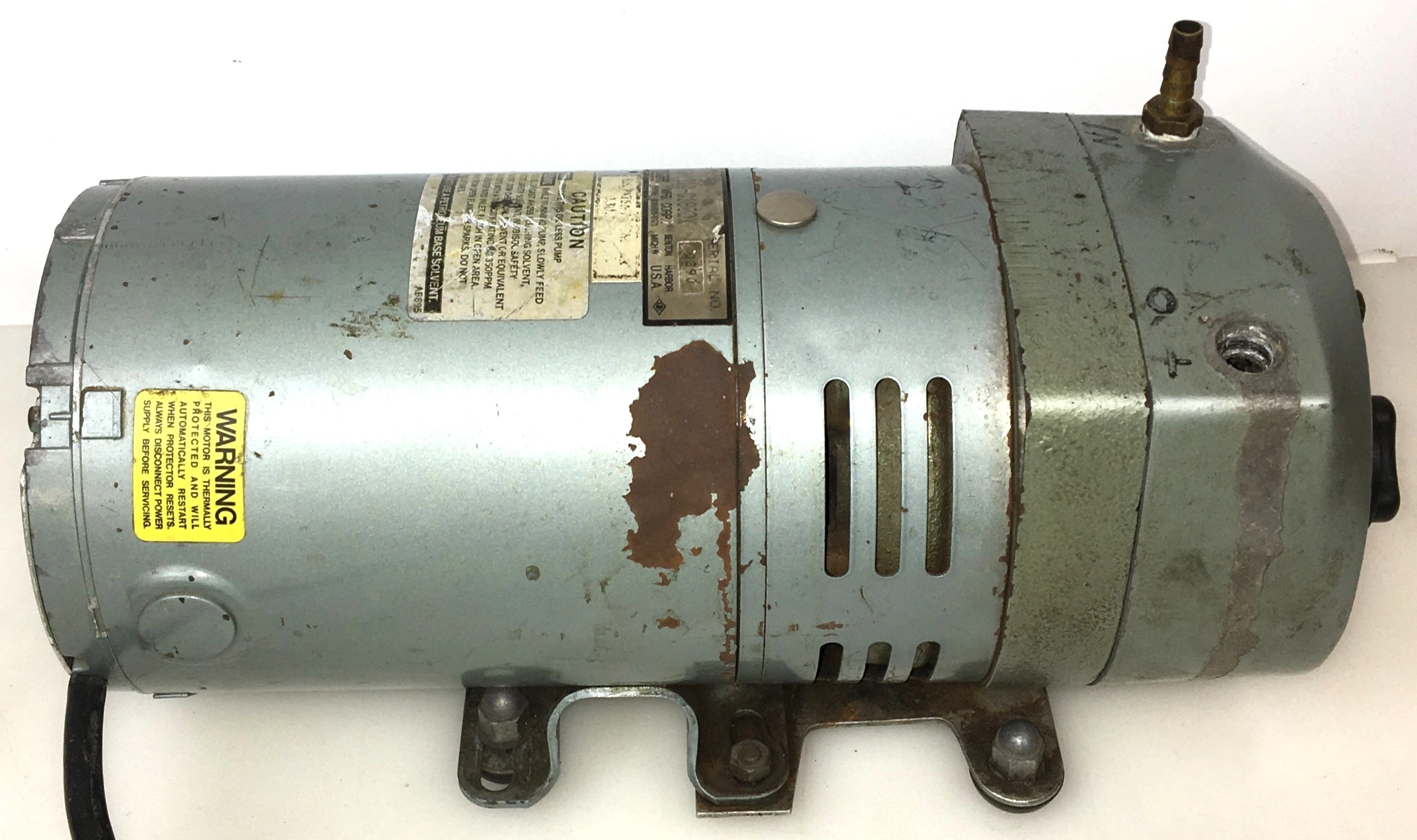 Gast 0523-101Q-G180DX Oil-Free Rotary Vacuum Pump (4.5cfm)