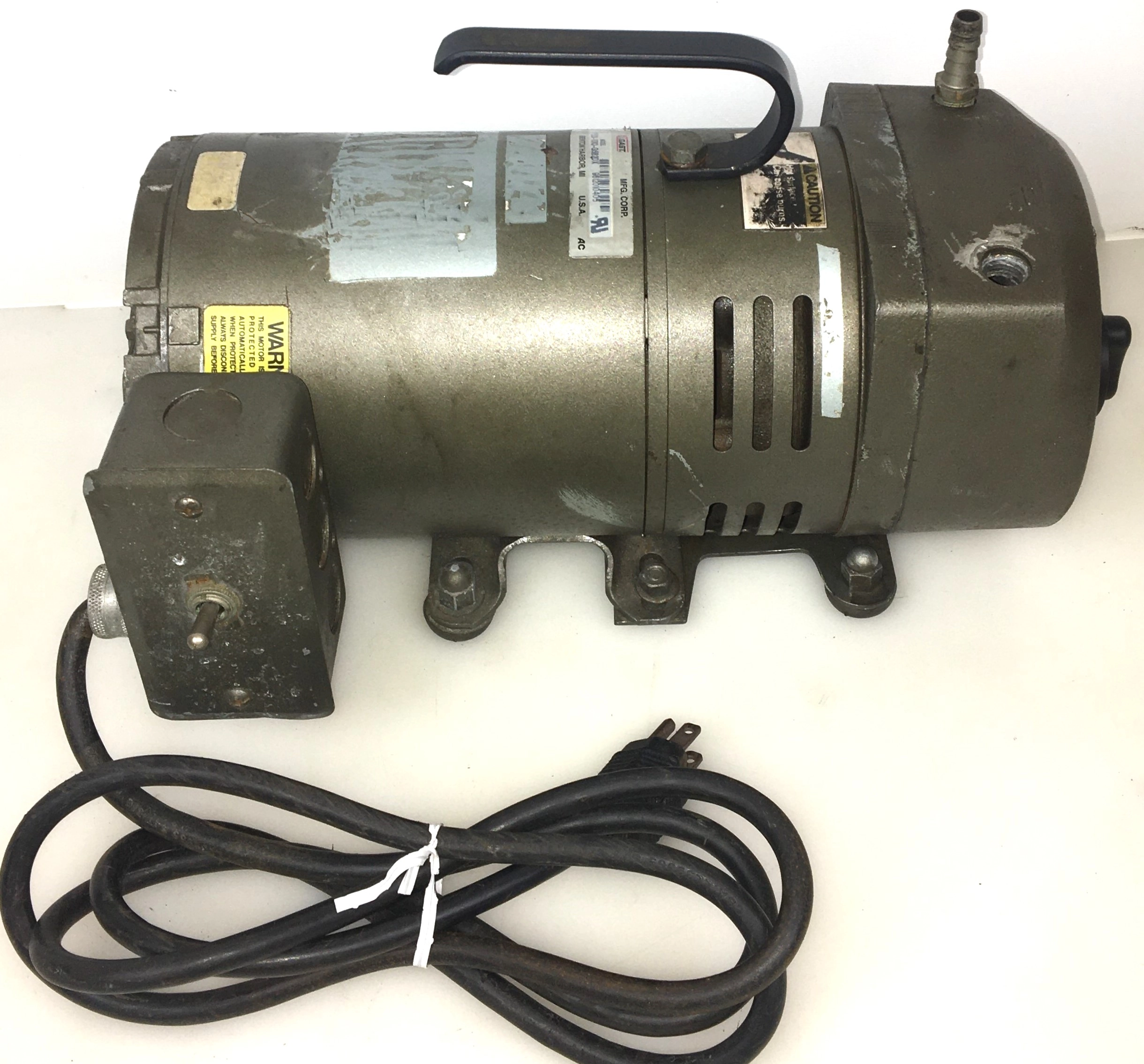Gast 0523-101Q-G582DX Oil-Free Rotary Vacuum Pump - 5cfm
