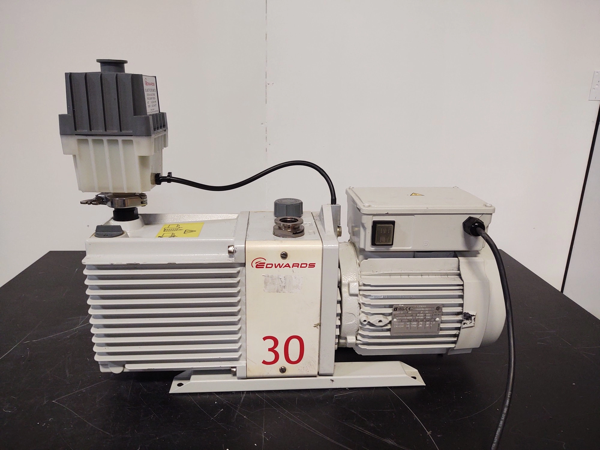 Edwards   E2M30 Dual Stage Rotary Vane Vacuum Pump w/EMF20 Oil Mist Filter Housing