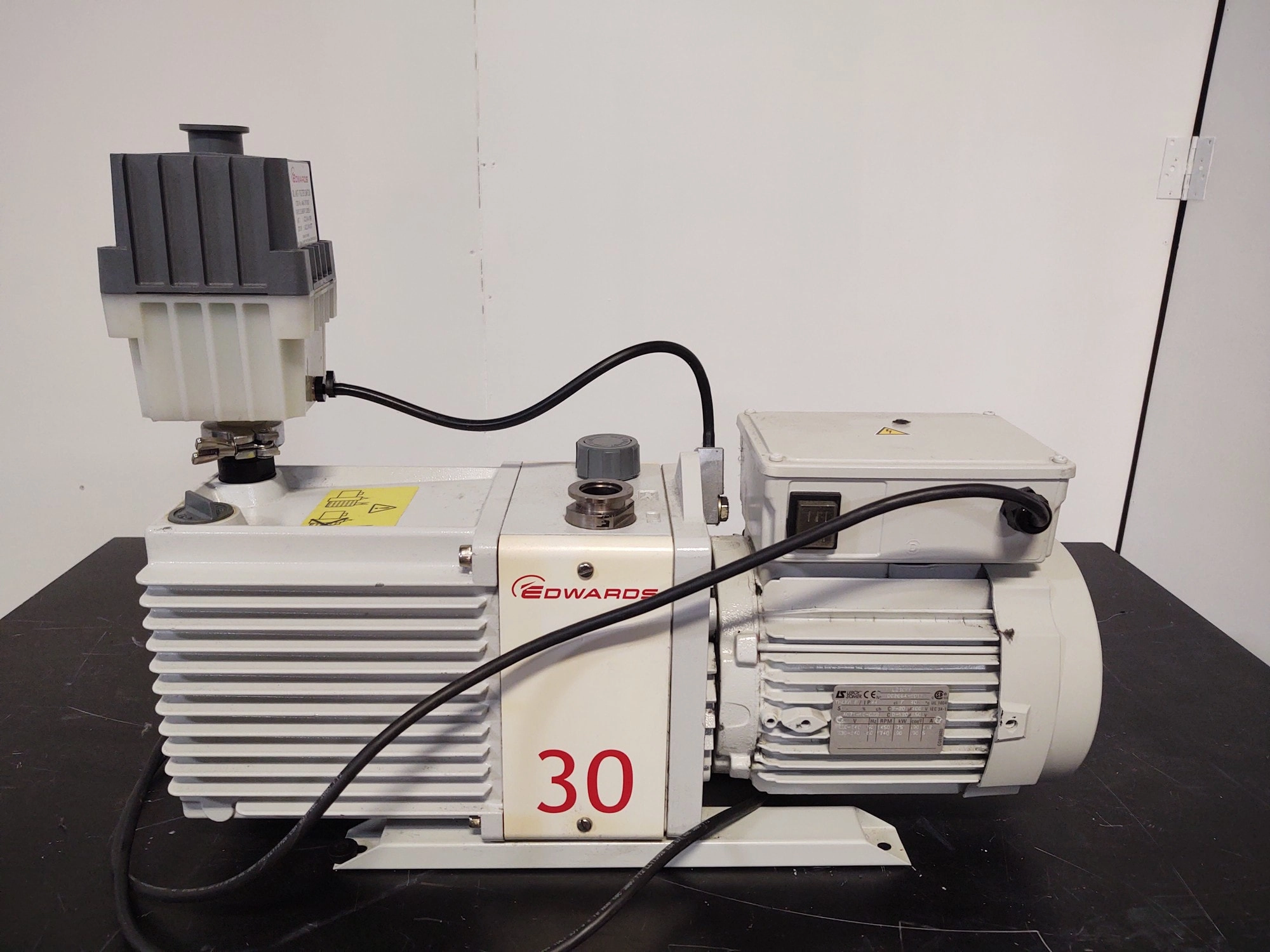 Edwards   E2M30 Dual Stage Rotary Vane Vacuum Pump w/EMF20 Oil Mist Filter Housing