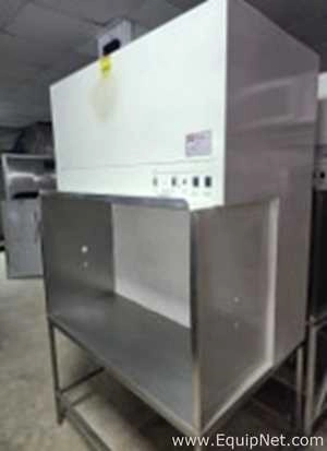 Laminar Flow Hood  - Formulation and laboratory bench hood