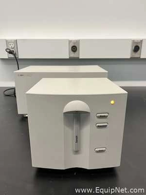 Agilent 8453 Diode Array UV VIS Spectrophotometer with Single Cuvette Holder G1103A