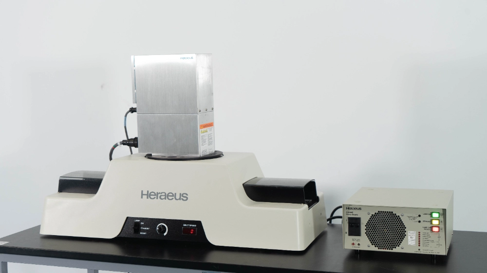 Heraeus LC6B Benchtop Conveyor