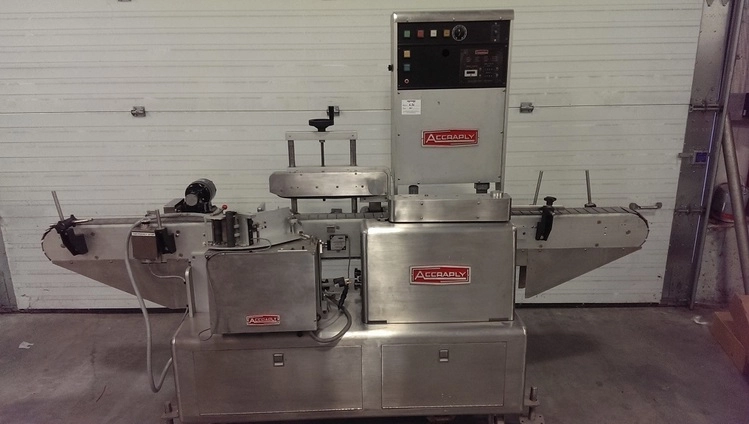 Accraply Wrap LabelerLabeling Machines