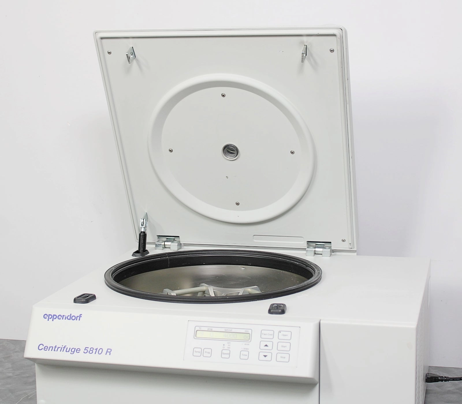 Eppendorf 5810R Refrigerated Benchtop Centrifuge w/ A462 Rotor
