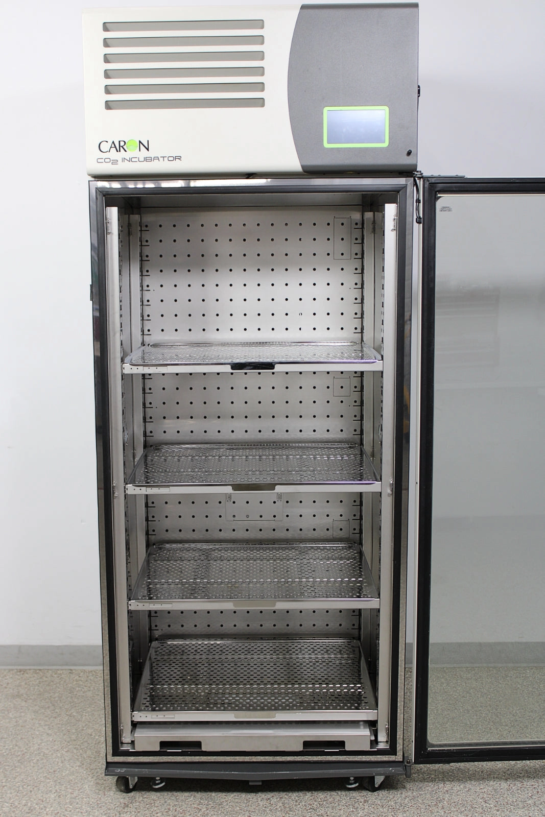 Caron ReachIn CO2 Incubator 7400331 InVitro Mammalian Tissue Cell