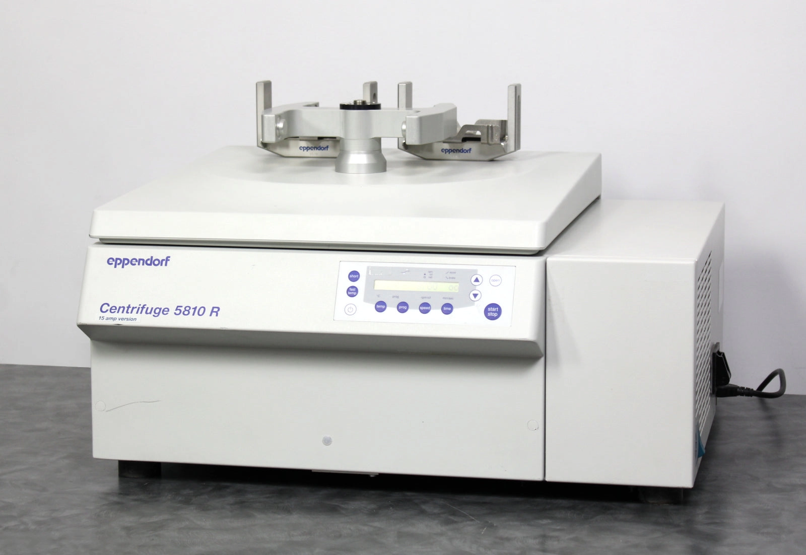 Eppendorf 5810R Refrigerated Benchtop Centrifuge w/ A-2-DWP Rotor &amp; Carriers