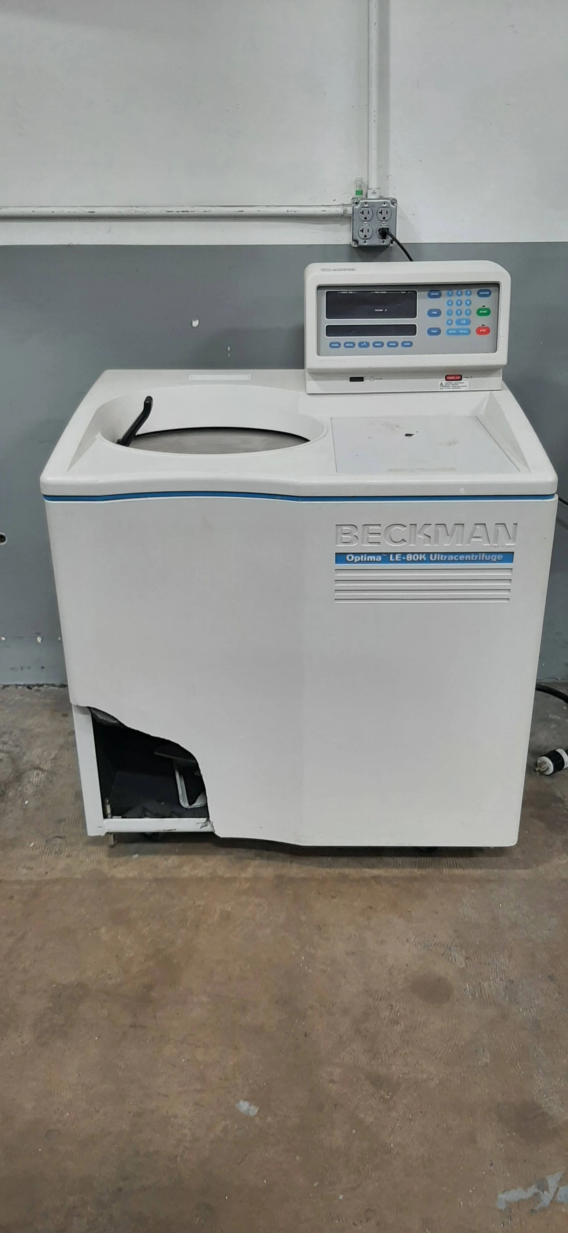 Beckman Optima LE-80K UltraCentrifuge Ultra Centrifuge - Damaged - AS IS