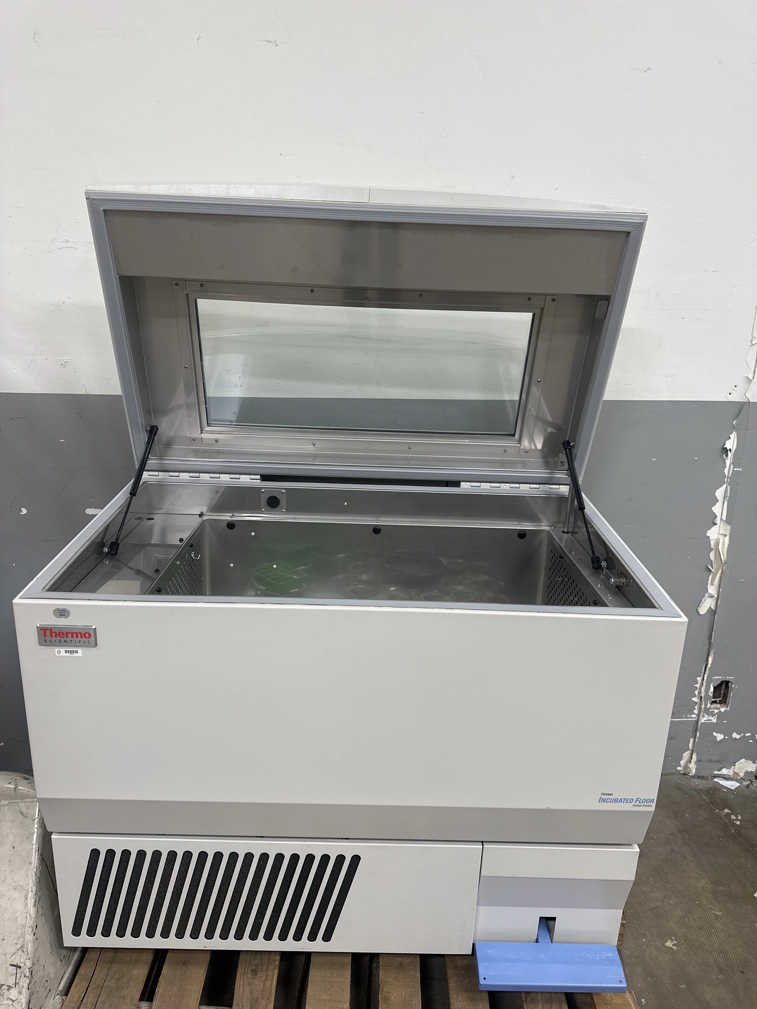 Thermo Fisher Forma 435 Incubated Floor Orbital Shaker