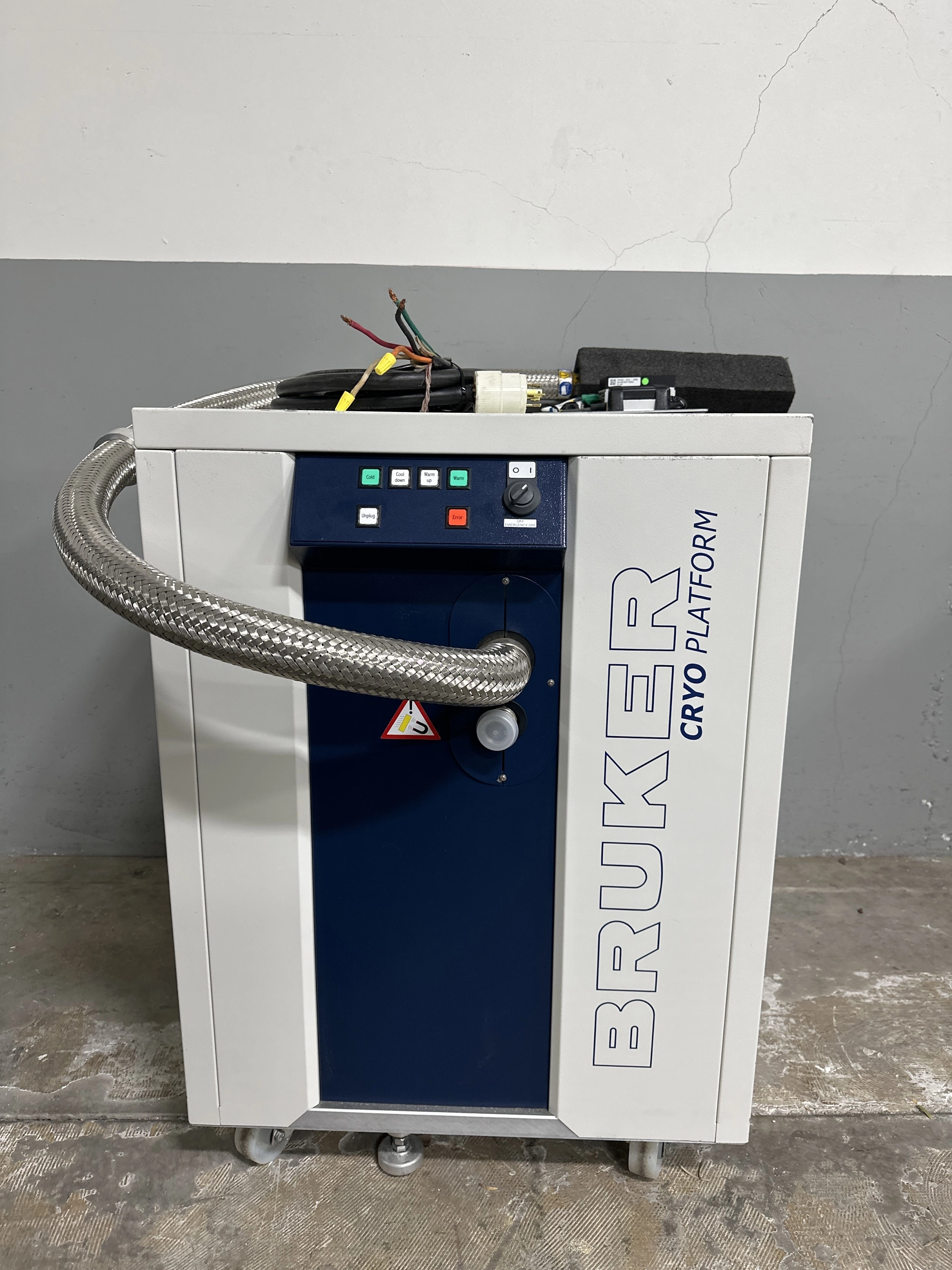 Bruker Cryo Cooling Unit 2m REF Z74852 ECL 03 W/ Z49485 TFL Support 2M KPL