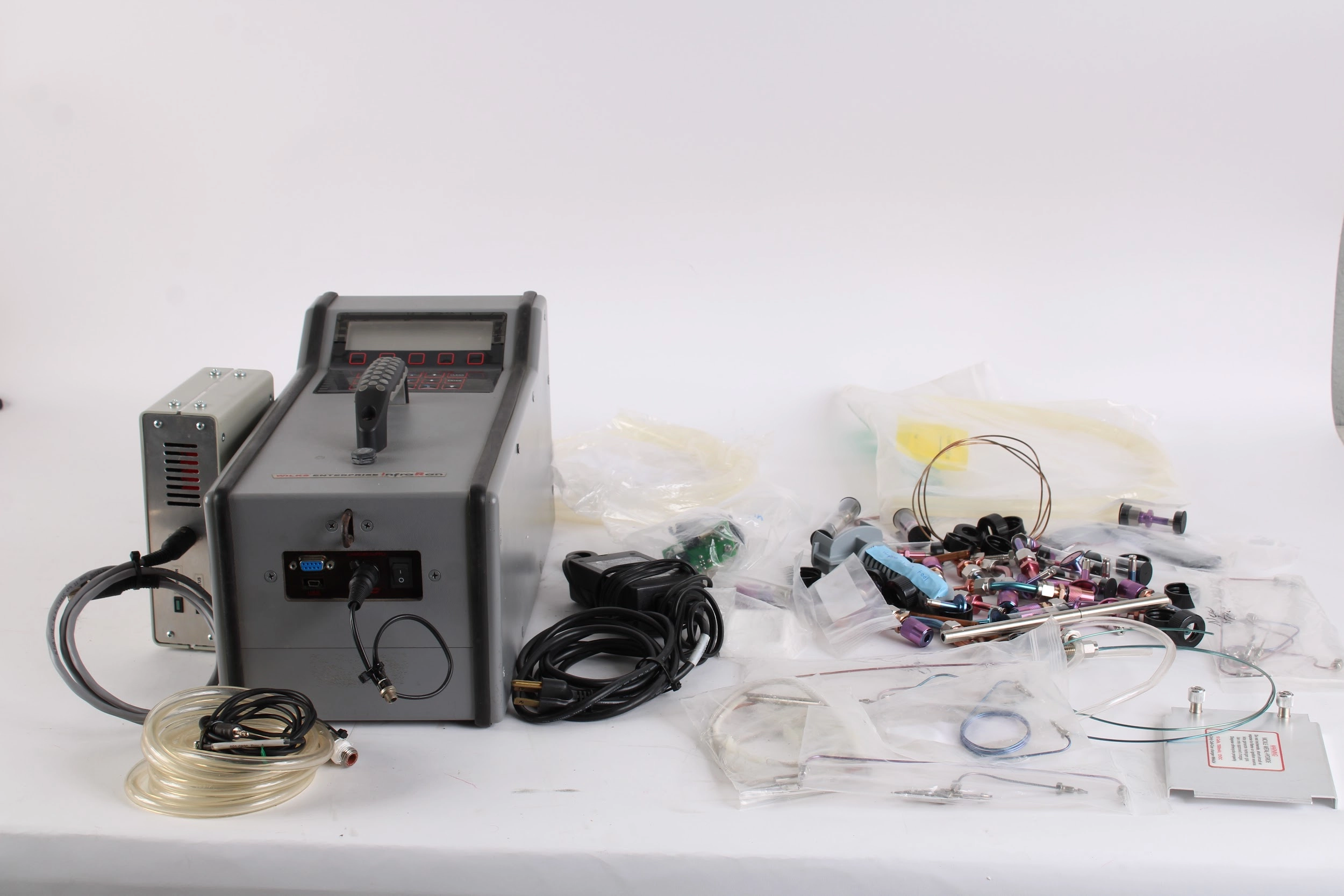 Wilks Enterprise InfraRan Vapor Analyzer with Wilks Charger/Power Supply - AS IS