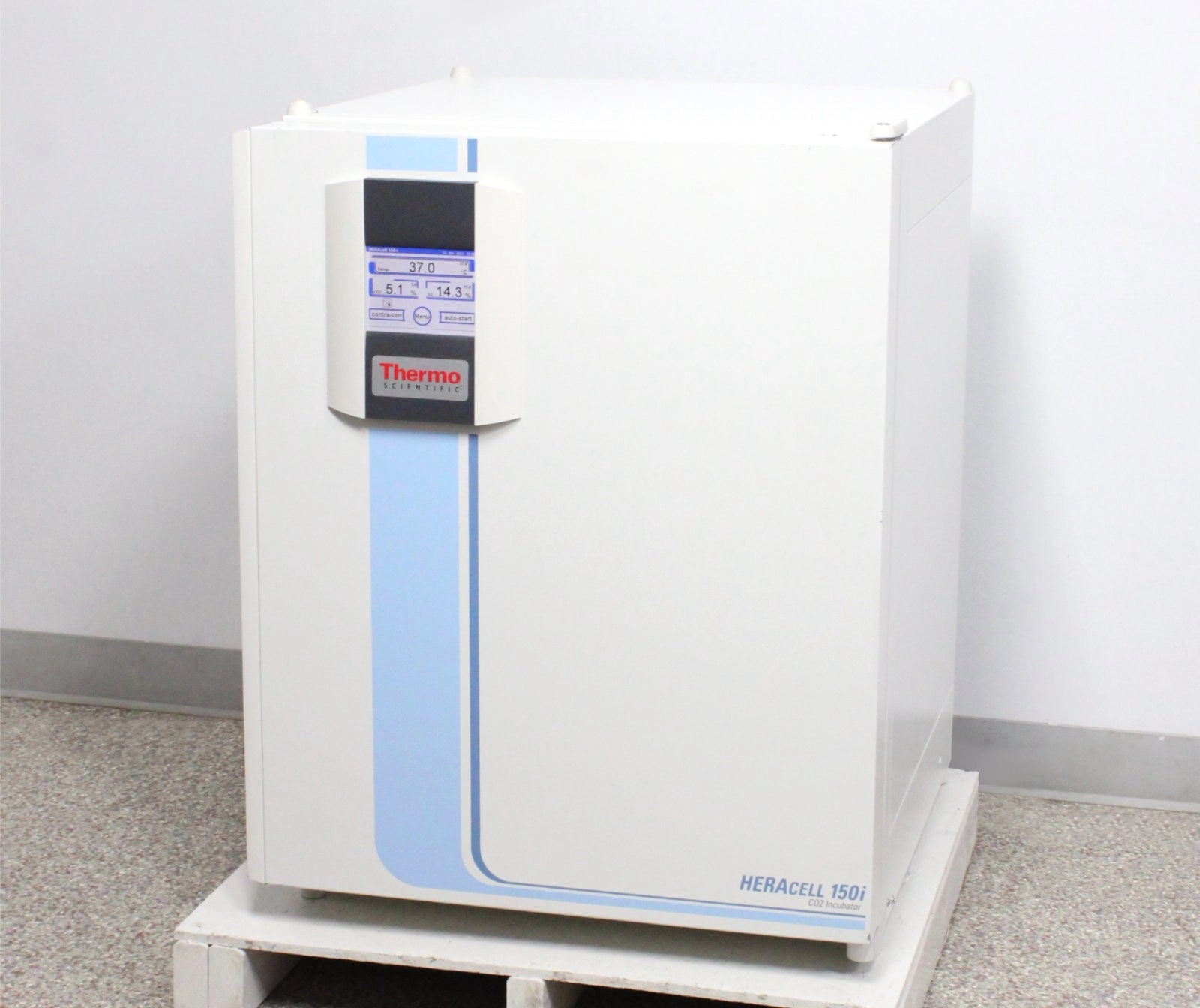 Thermo Scientific HERAcell 150i Copper Lined CO2 Incubator w/ Shelves &amp; Warranty