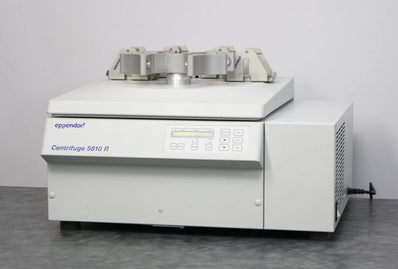 Eppendorf 5810R High-Speed Refrigerated Benchtop Centrifuge with A-4-62 Rotor