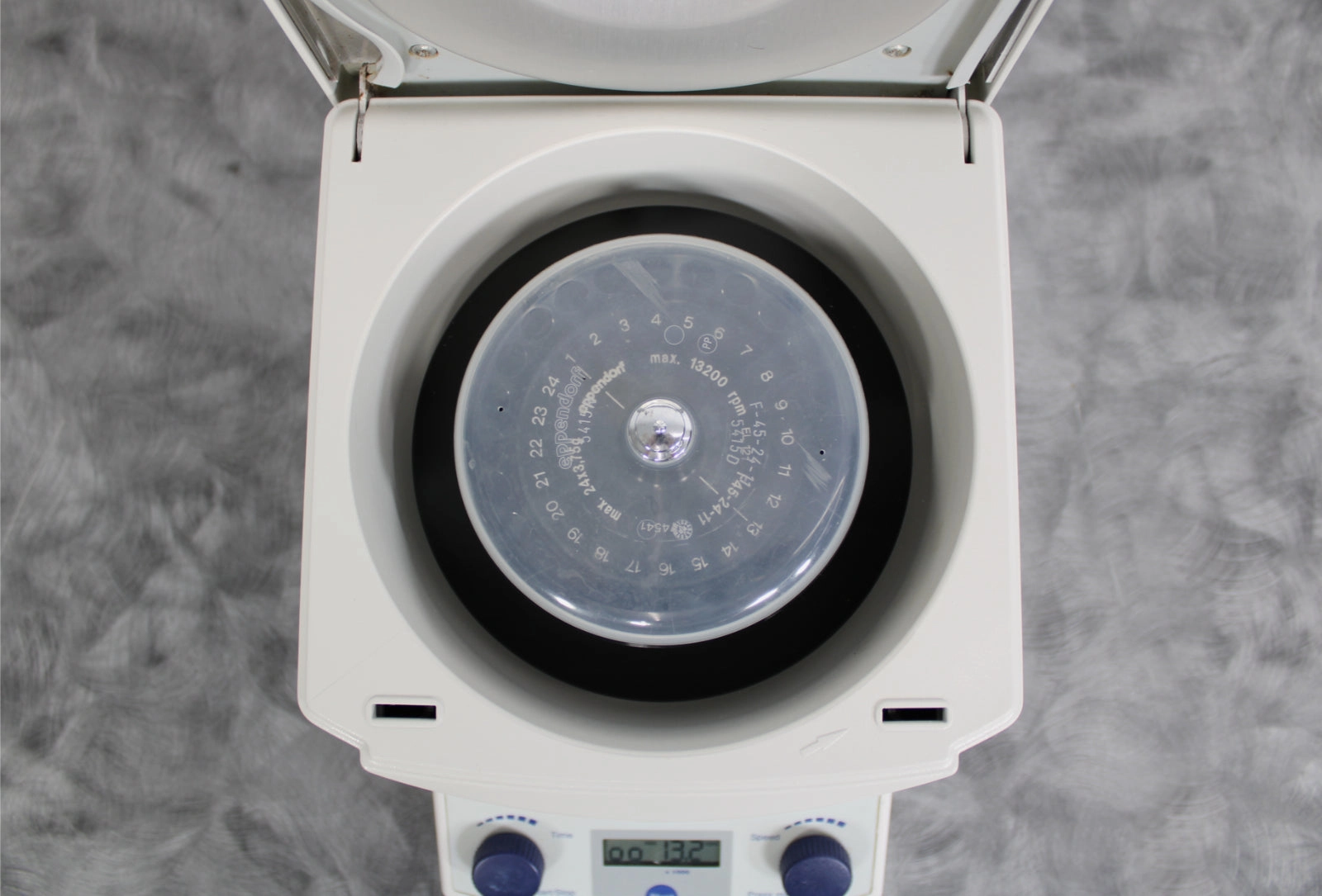 Eppendorf 5415D Benchtop Microcentrifuge 5425 & F452411 Rotor with