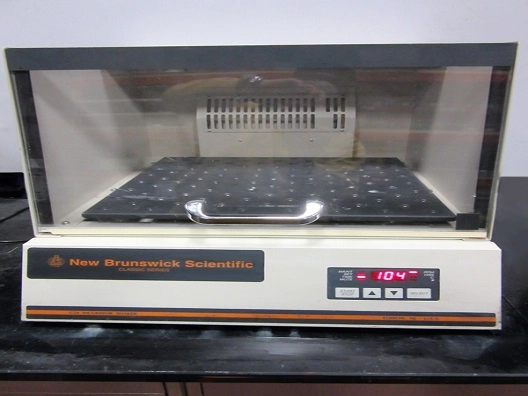 New Brunswick Scientific Classic C24 Incubator Shaker