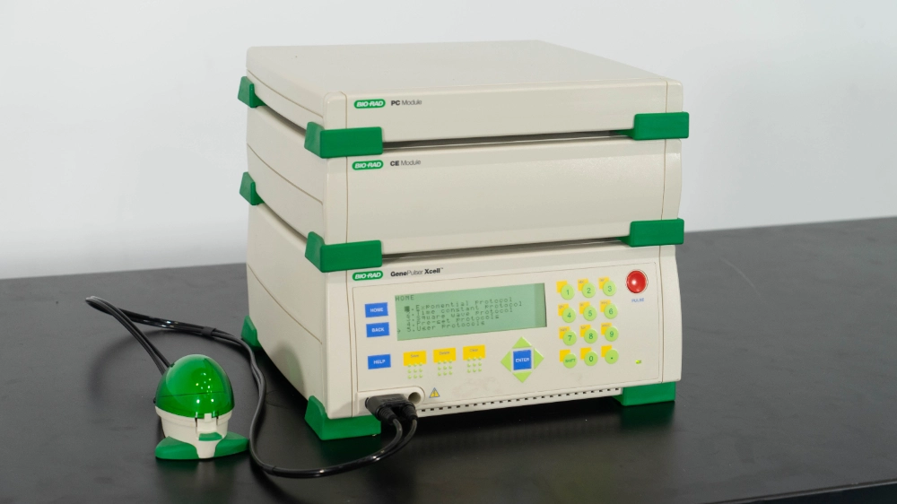 BioRad Gene Pulser Xcell Electroporation System
