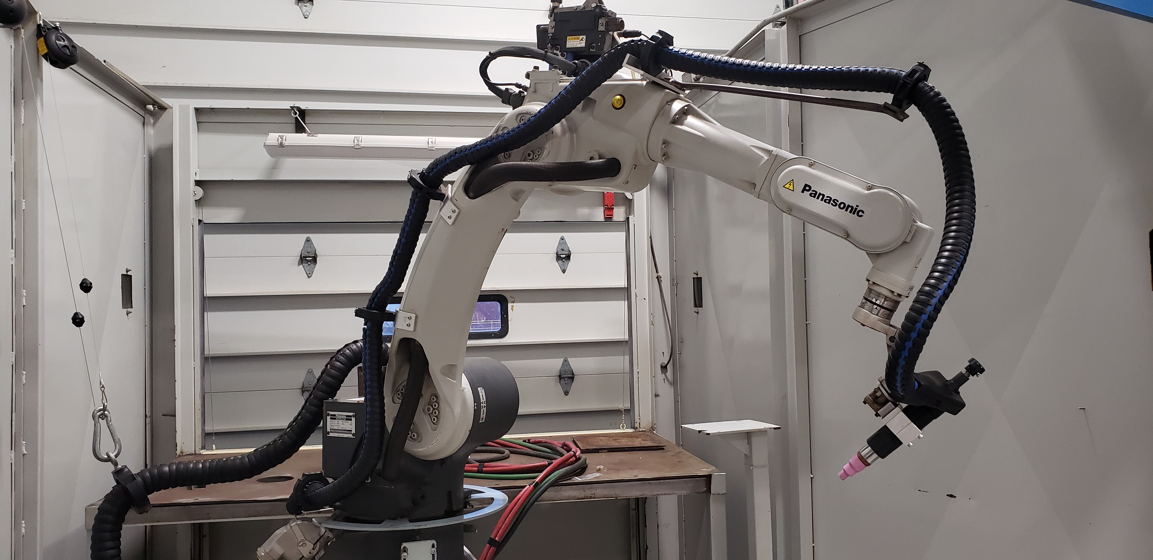 PANASONIC TA-1600 Robotic Welding Arm with ARS-1620 Welding Cell System