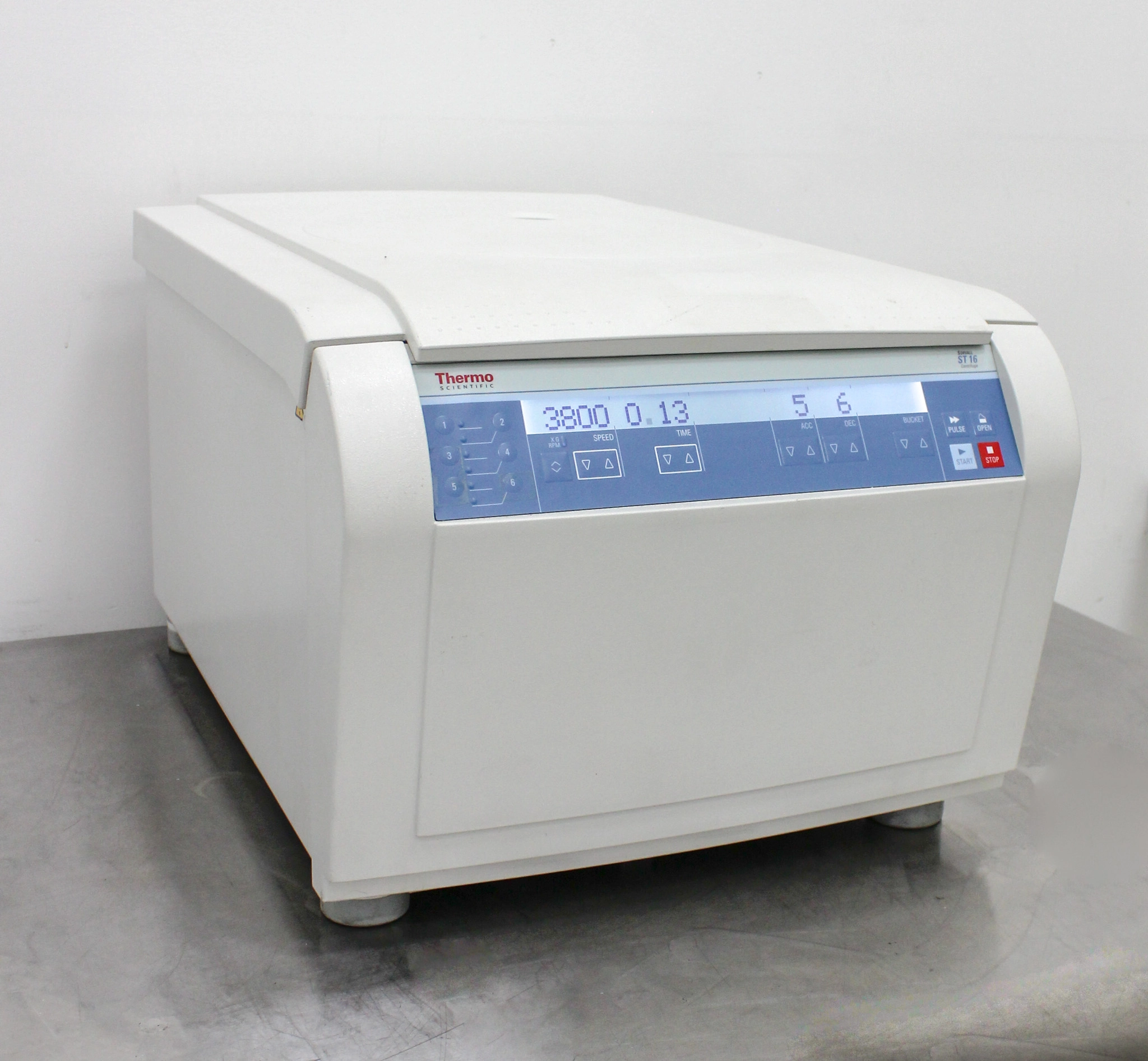 Thermo Scientific Benchtop Centrifuge Sorvall ST 16 w/ Rotor M20 /75003624 - 3376402