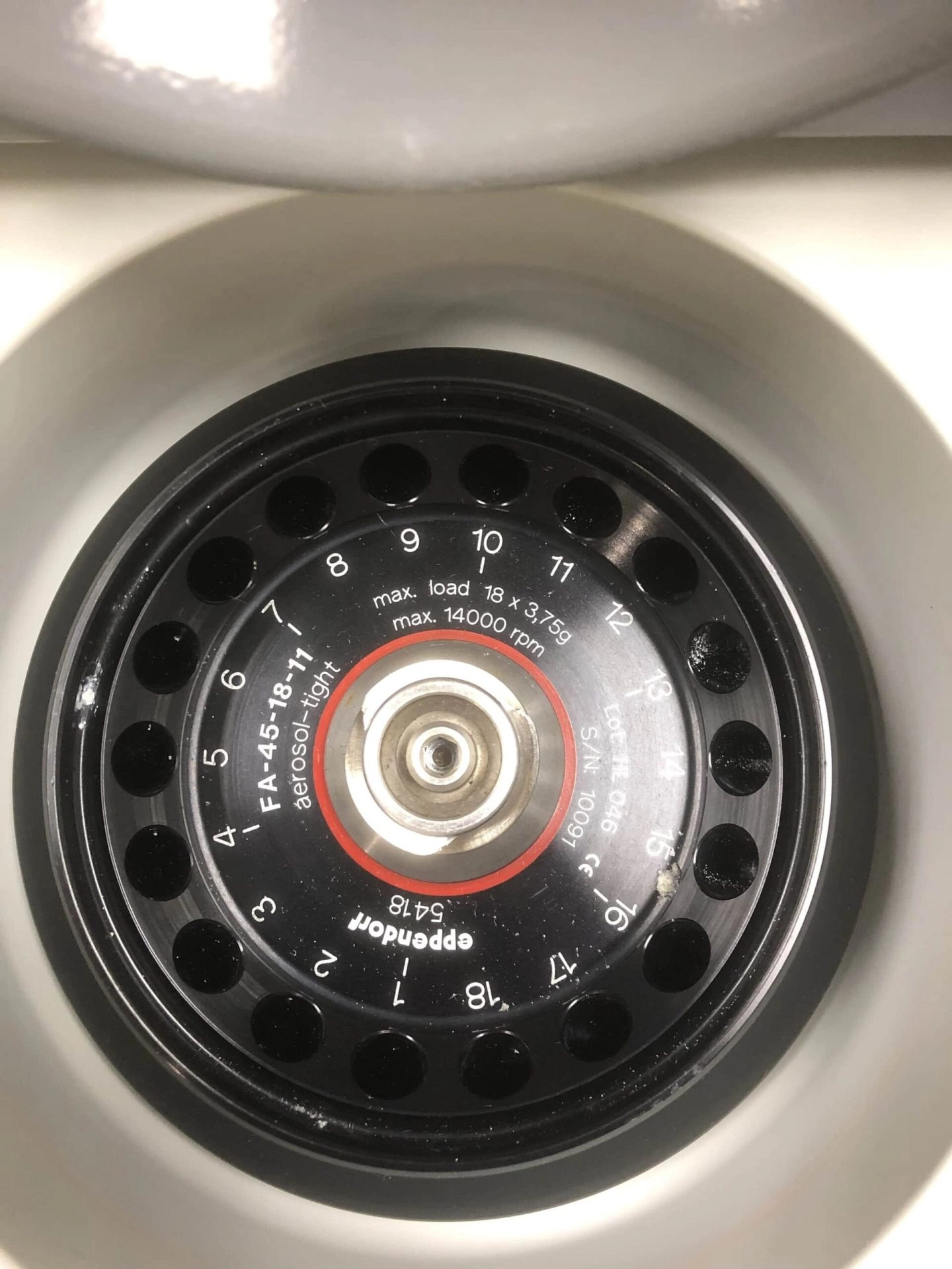 Eppendorf 5418 Benchtop Microcentrifuge