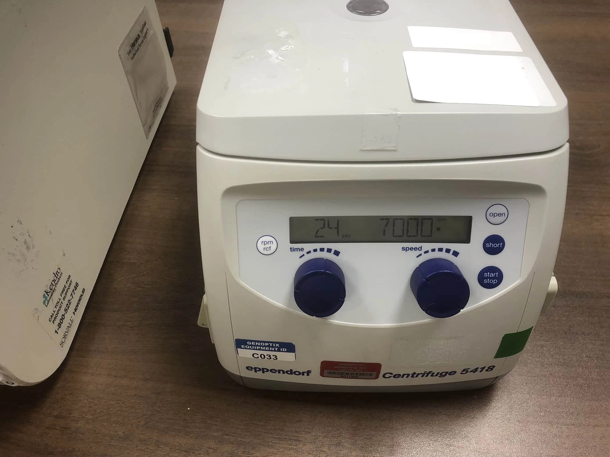 Eppendorf 5418 Benchtop Microcentrifuge