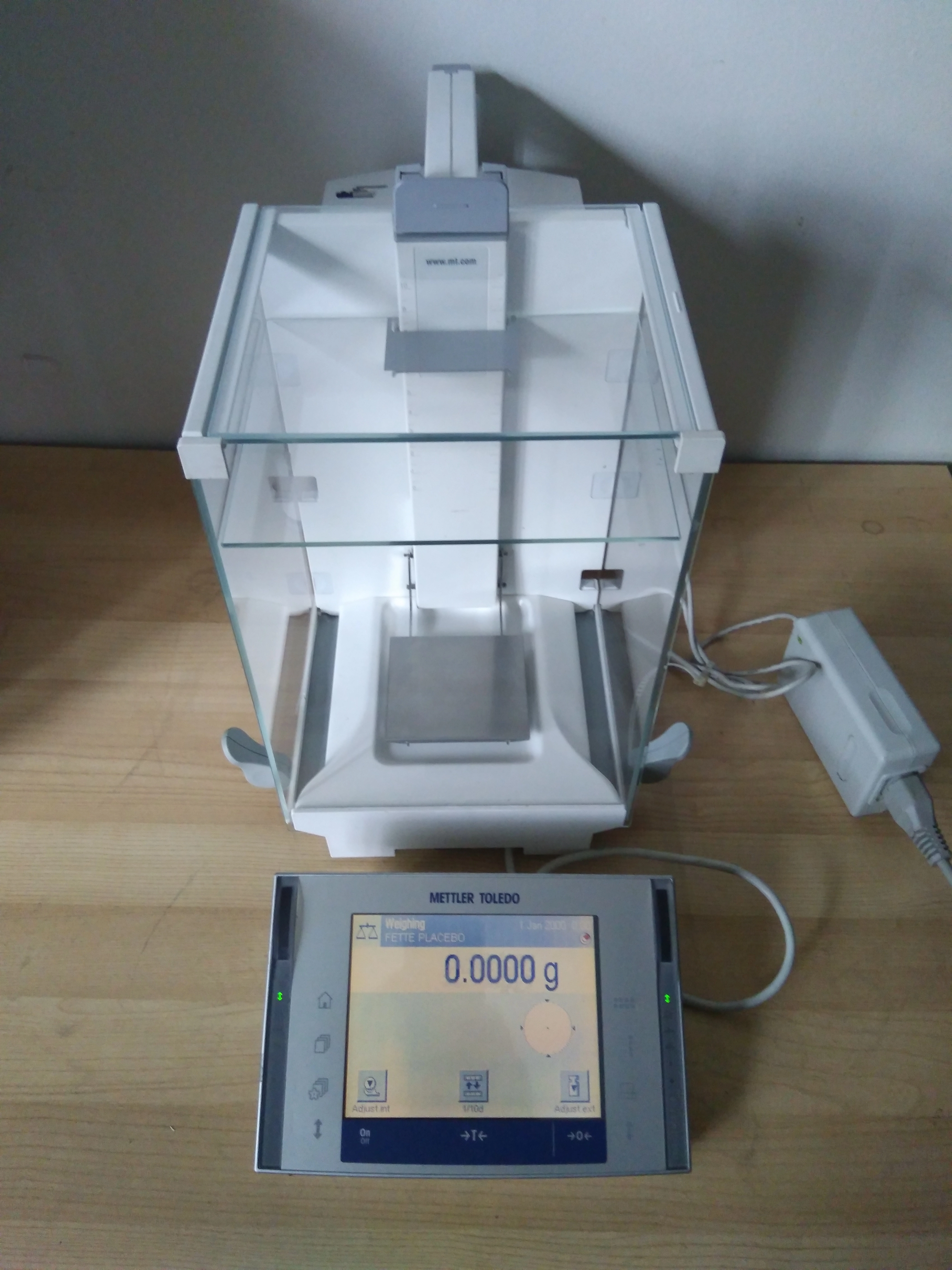 Mettler Toledo XP204 Analytical Scale Balance 220 g 0.1 mg