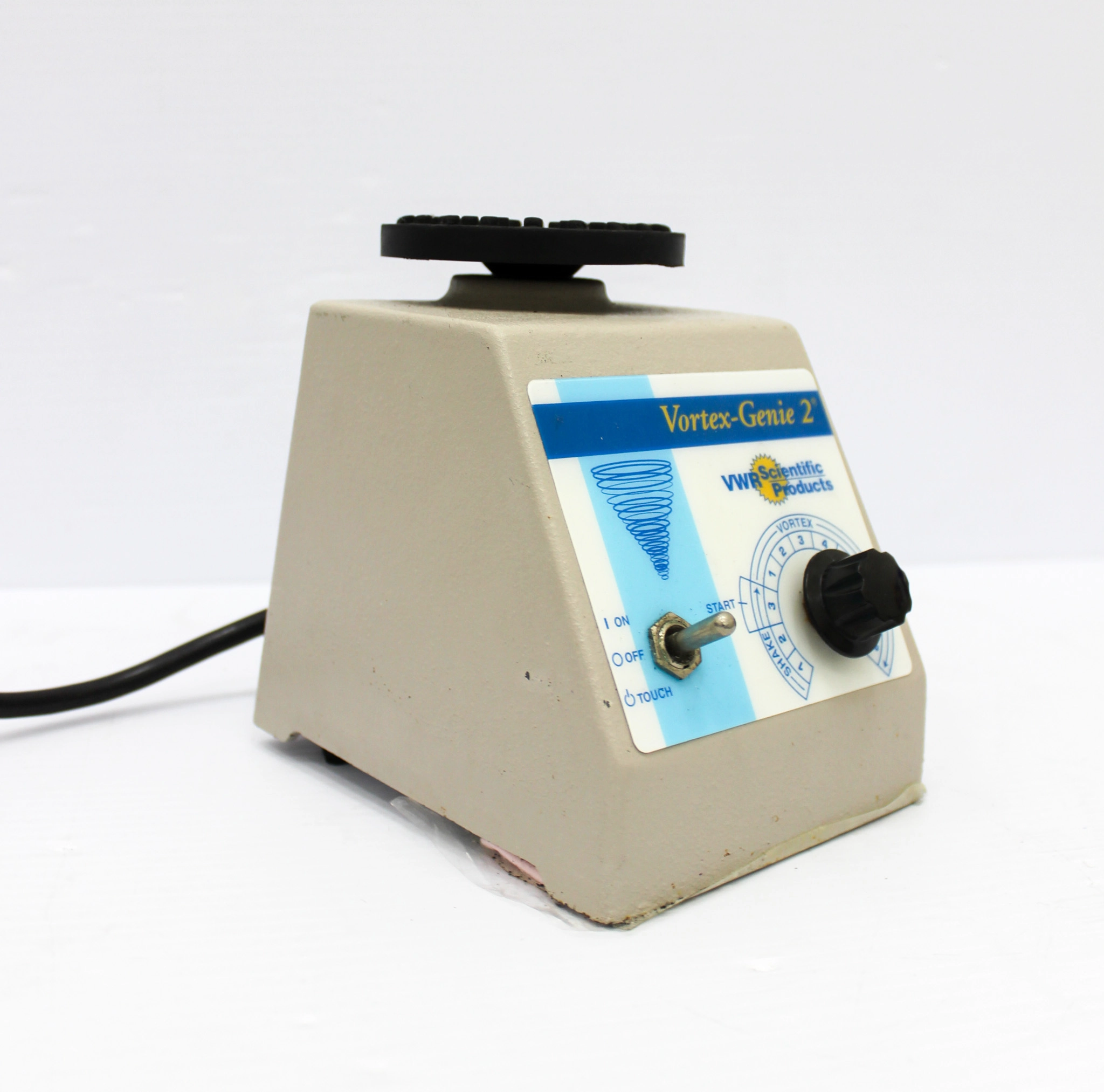 VWR Scientific Products Vortex - Genie 2 model: G-560 Small Benchtop Equipment - 3376533