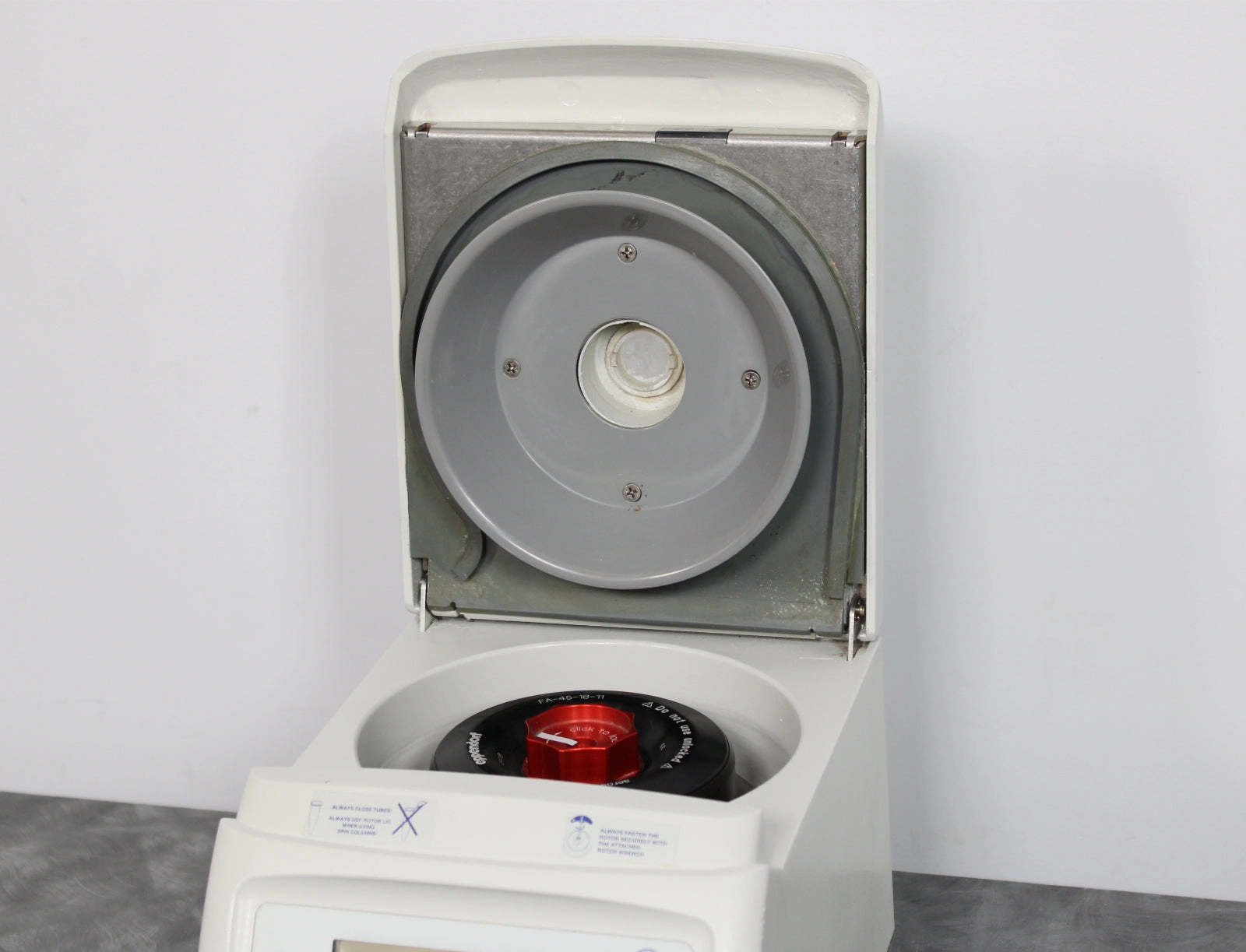 Eppendorf 5418 Benchtop Microcentrifuge w/ FA451811 FixedAngle