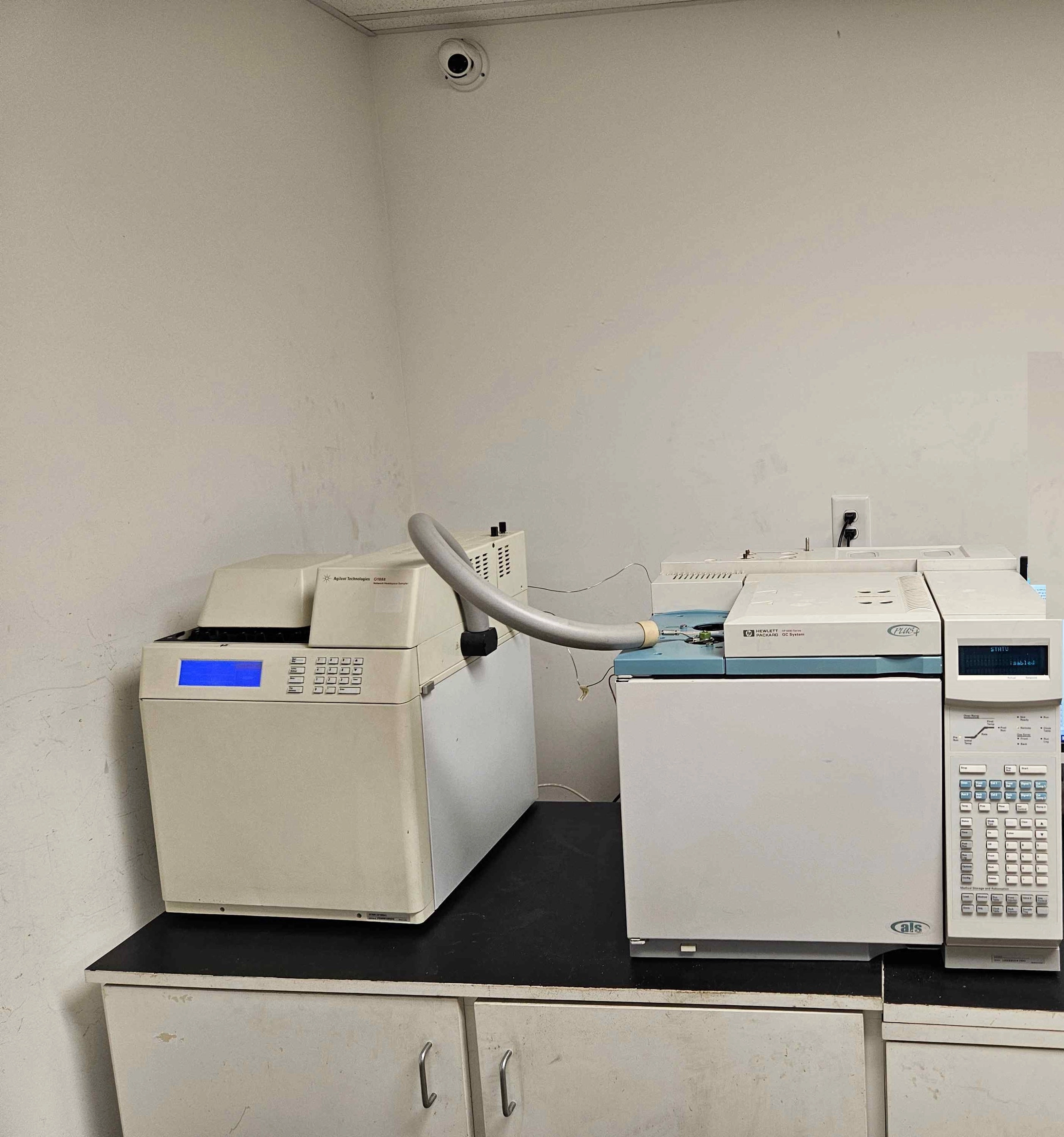 Agilent  HP 6890 with (1) FID and (1) S/SL, G1888 Headspace,  Tested, Working