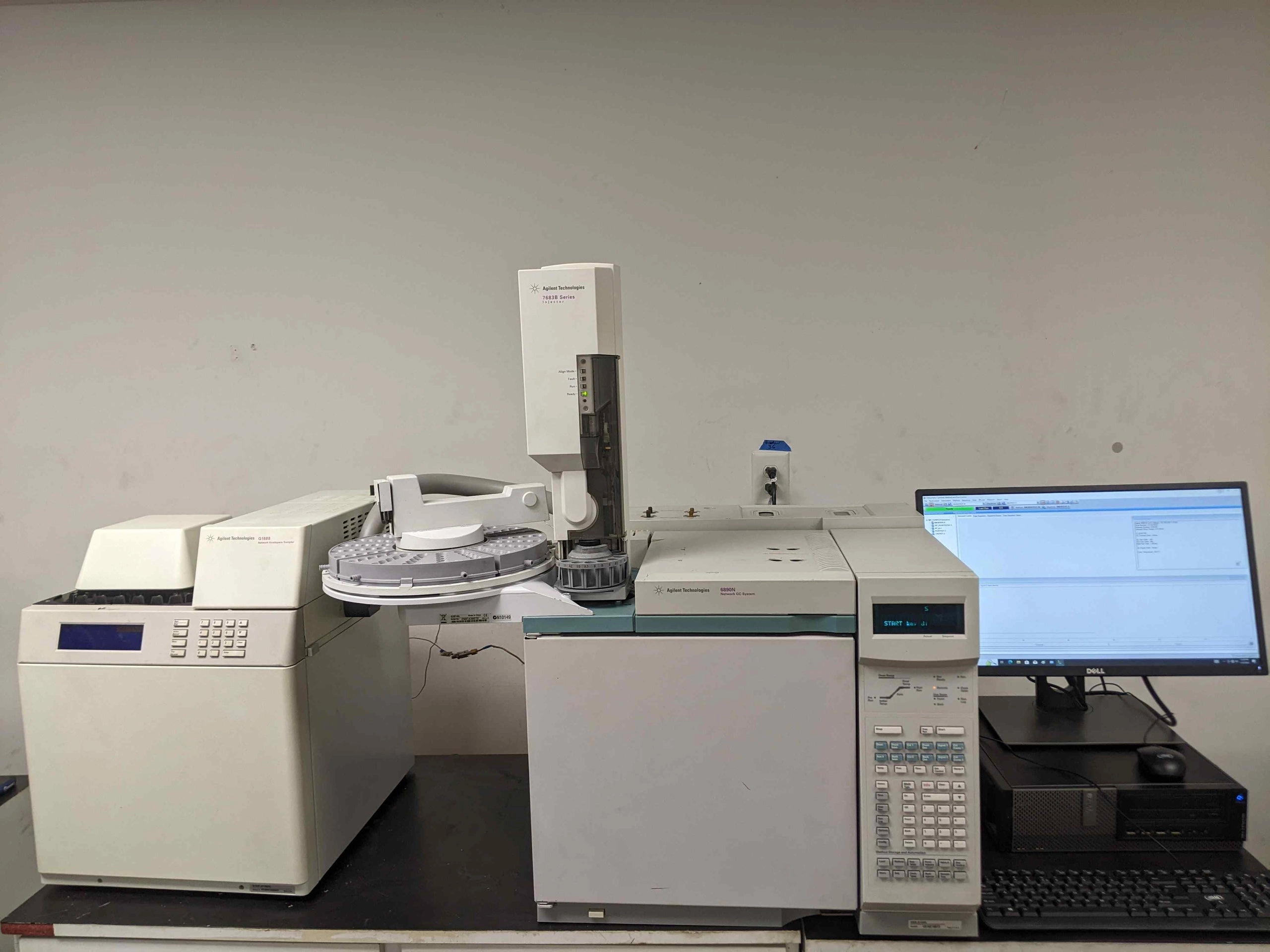Agilent  6890N GC with (2) S/SL, (2)  FID, G1888 Headspace and 7683 Autosamplers, Tested, Working