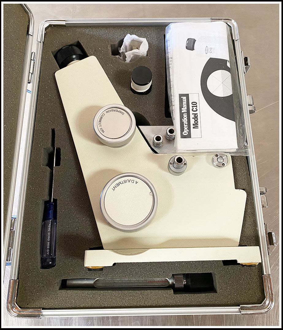 VEEGEE Scientific Abbe C10 Refractometer w Case & WARRANTY