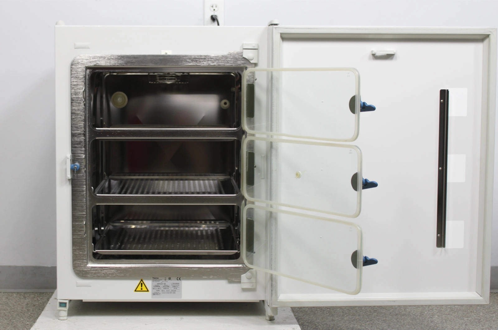 Thermo Scientific HERAcell 150i TriGas 590 O2 Control CO2 Incubator