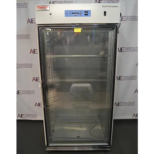 Thermo Forma 3950 reach-in incubator w/internal doors