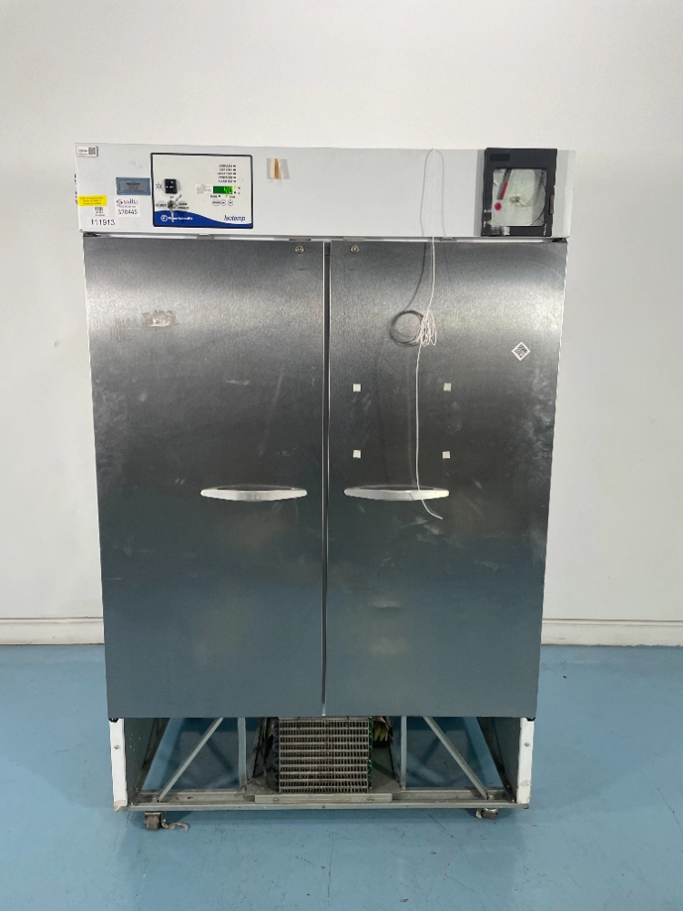 Fisher Scientific Isotemp Double Door Lab Refrigerator