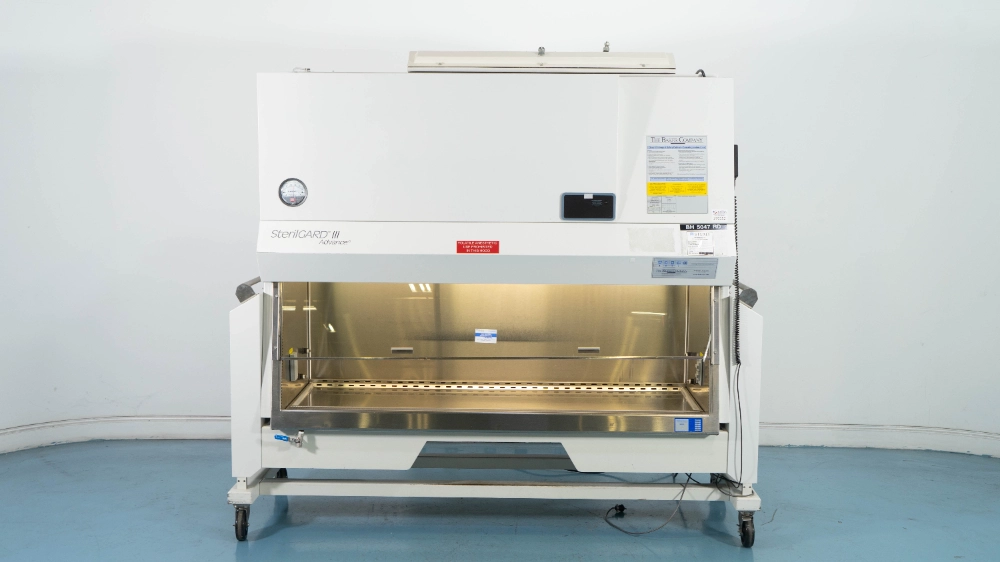 Baker SterilGARD III Advance 6' Biosafety Cabinet