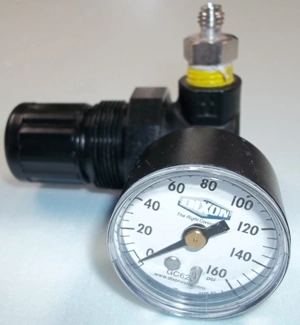 DIXON REGULATOR VALVE, RO7-200RGC, INLET: 300 PSIG MAX 21 BAR MAX, OUTLET: 100 PSIG MAX, 69 BAR MAX