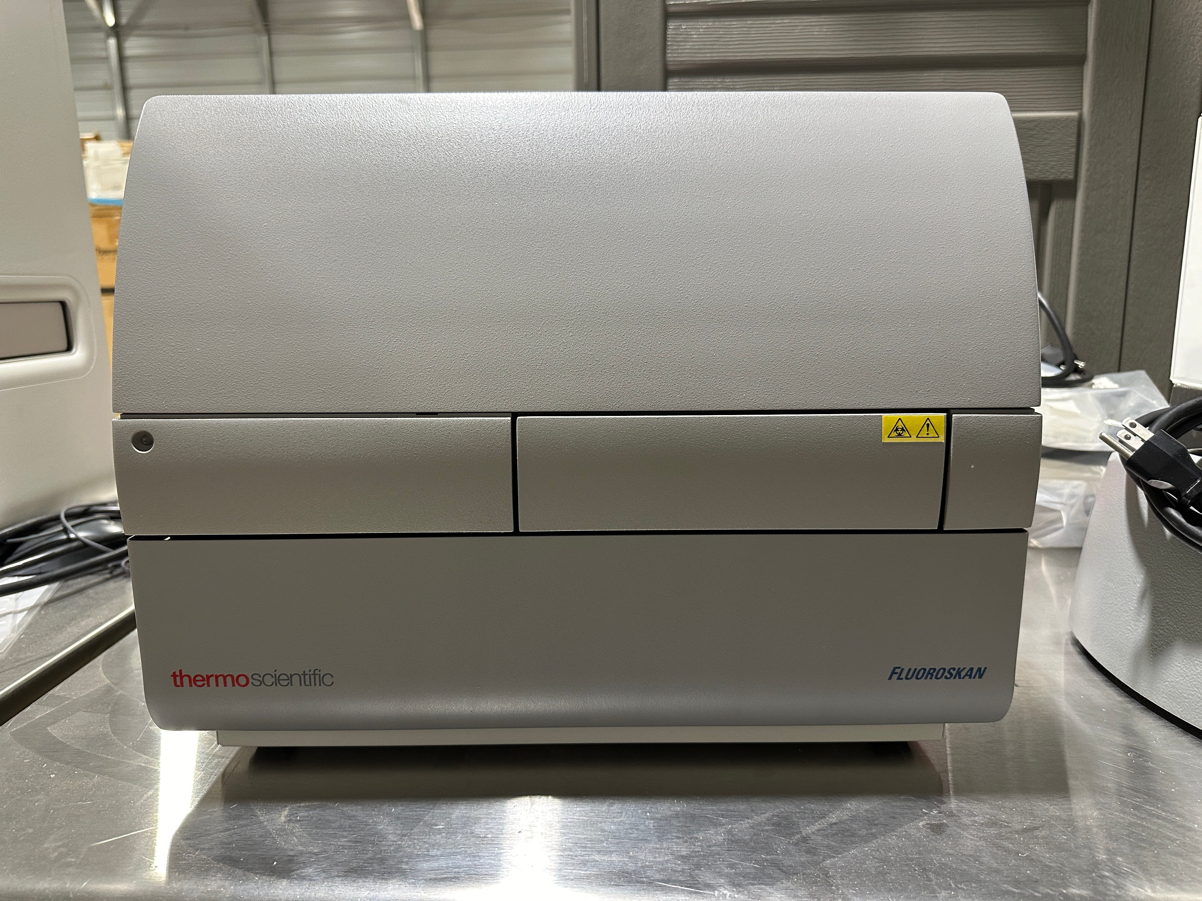 Thermo Scientific Fluoroskan 5200110 Microplate Fluorometer w/ warranty
