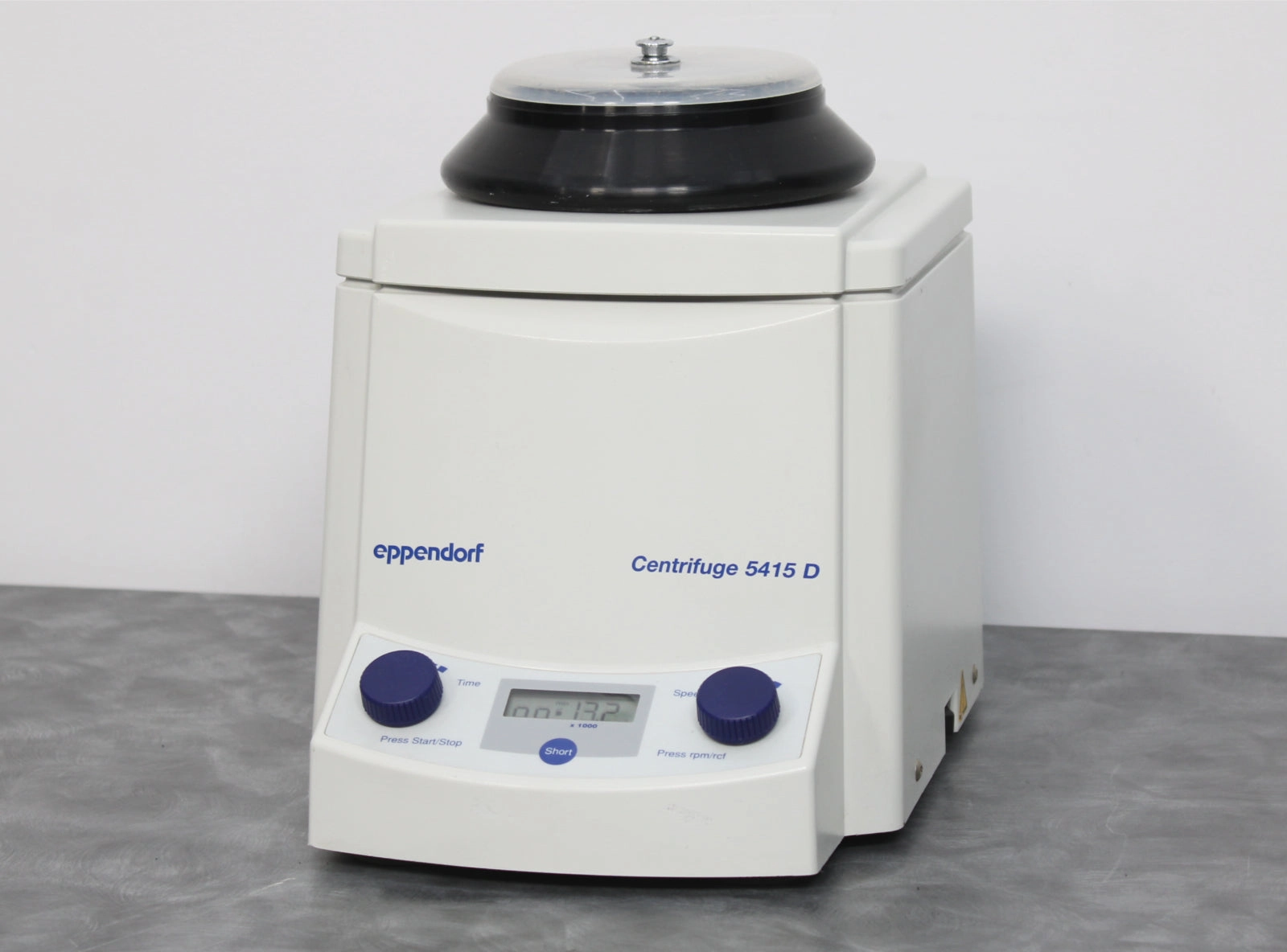 Eppendorf 5415D Benchtop Microcentrifuge 5425 w/ F45-24-11 Fixed-Angle Rotor