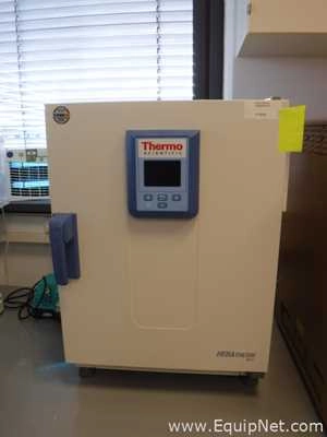 Thermo Scientific Heratherm OMS60 Lab Oven