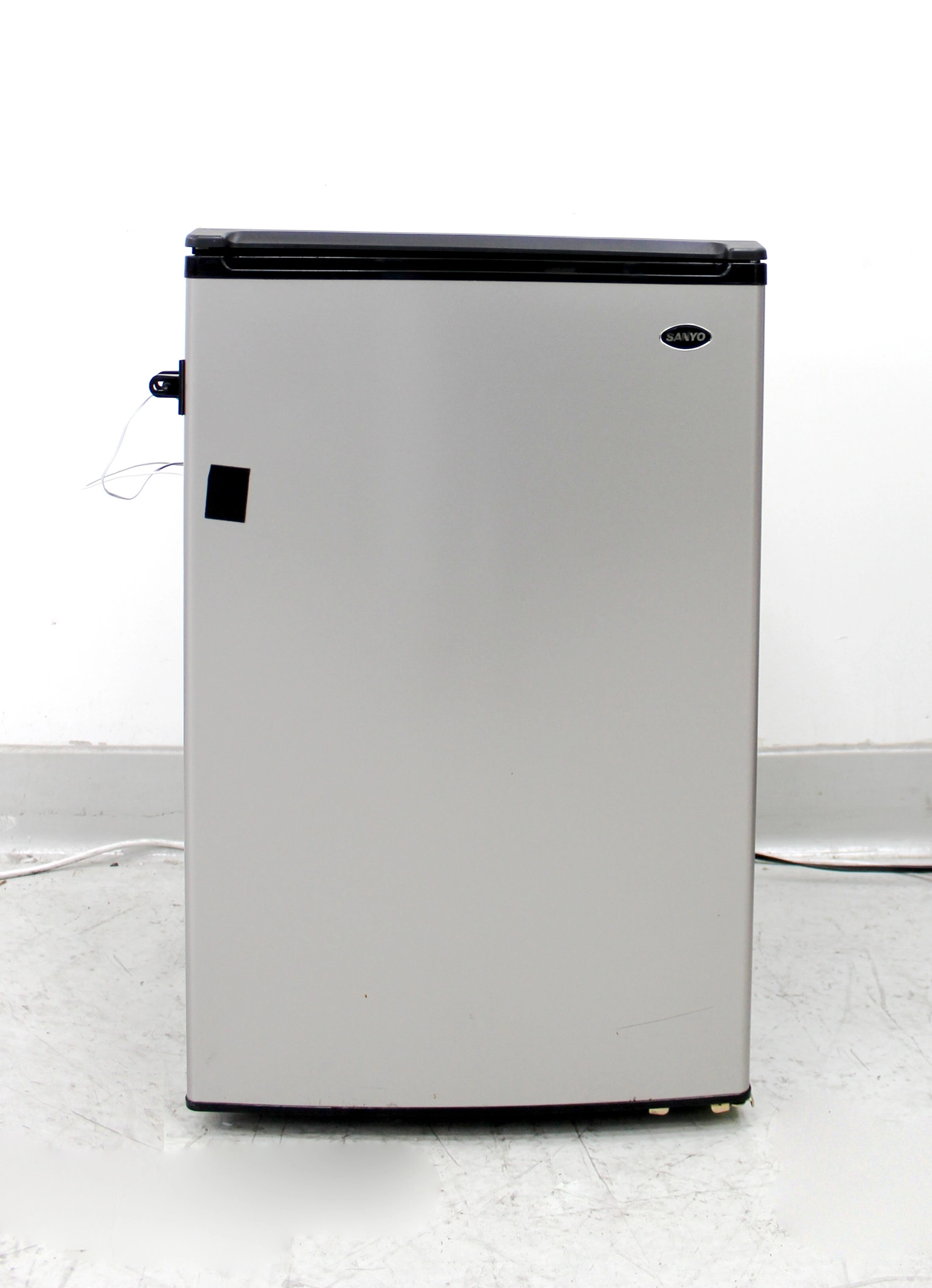 SANYO High Refrigerator with Platinum Door model: SR-4912M - 3376631