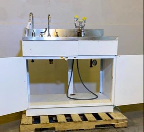 42" Metal Casework Lab Sink w/ Stainless Top 2 Faucets &amp; Eyewash(S6LLST4428)