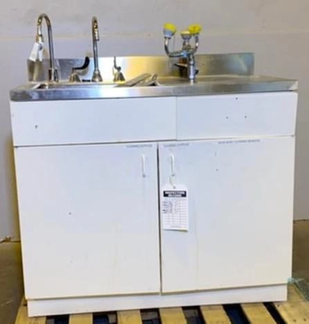 42" Metal Casework Lab Sink w/ Stainless Top 2 Faucets &amp; Eyewash