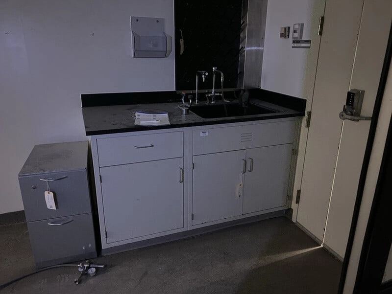 5' Lab Casework Metal Bench w/ Sink Faucets &amp; Eye wash (S6LLST0592)