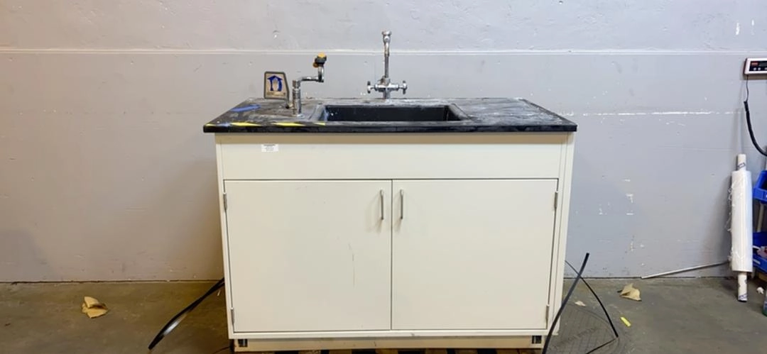 50x30x36" Jamestown Lab Casework Sink w/ Top(S6LLST6478)