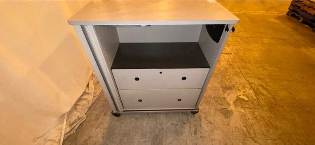 3' Lab Crash Cart Closable Storage by push 36x18x42