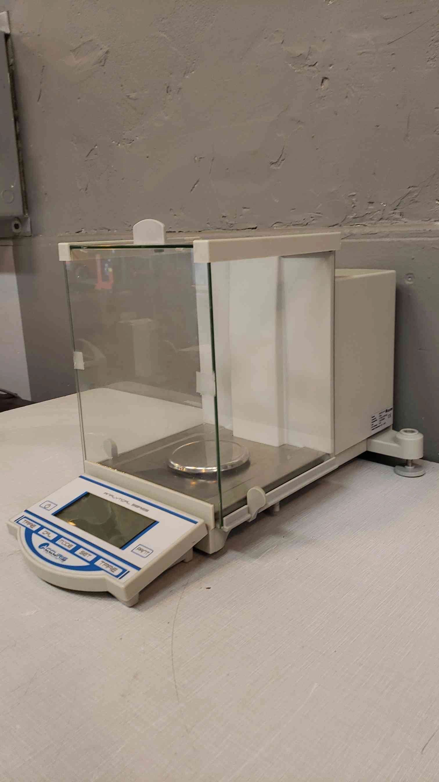 Accuris Instruments W3100-120 Analytical Balance(100432)