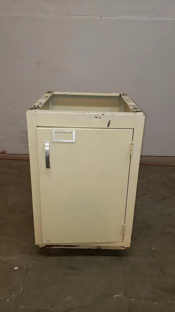 18" Duralab Base W/1 Door(S6LLST12576)