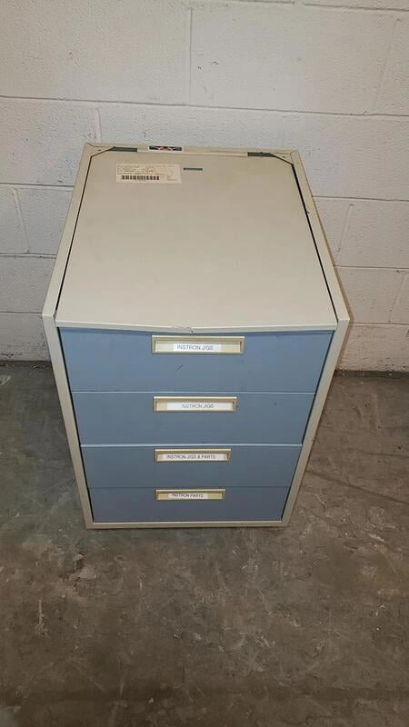 18" 4 Drawer Recessed Sitting Height Casework