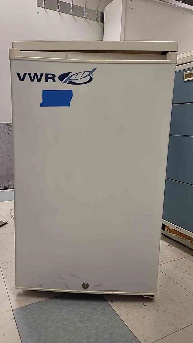 Used 20" VWR Under-counter Refrigerator Lab Use (5402AA)