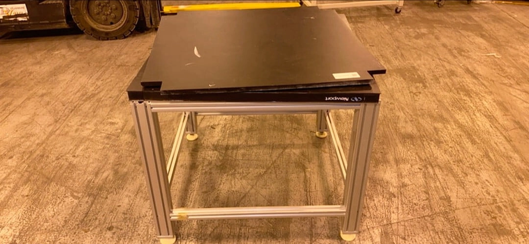 Used 39x39x33 Newport Air Table Analytical Balance Bench